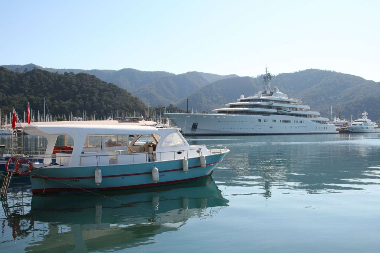 Bodrum Açıklarında Rus Milyarder Çıkarması! Putin ile İlişkilendirilen "Victoria" Yatı da Aynı Bölgede Görüldü 9